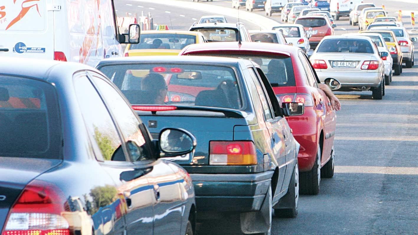 Atenţie, şoferi! Traficul pe DN 11 &icirc;n județul Covasna este oprit din cauza unor evenimente rutiere