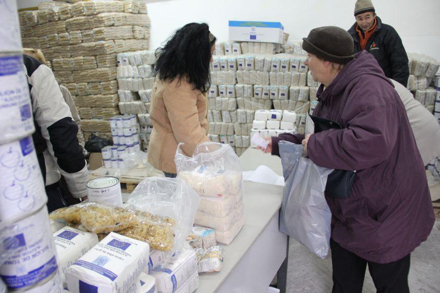 Veste bună pentru rom&acirc;nii cu venituri modeste sau dizabilităţi! Cupoanele pentru alimente UE pot fi folosite după 16 noiembrie!