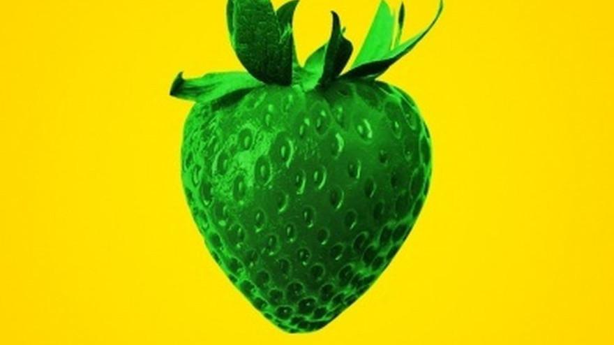 FOTO VIRAL. Dacă vezi căpşuna din imagine roşie, eşti normal. O vezi verde? Iată ce &icirc;nseamnă