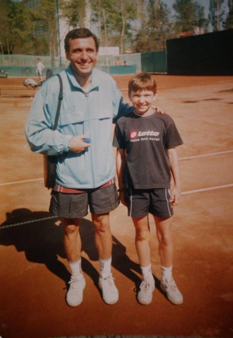 Cum a devenit CEA MAI MARE din tenisul feminin Simona Halep. De la „băiețelul” din poza cu Hagi la locul 1 în lume! GALERIE FOTO