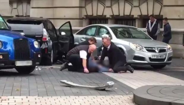 BREAKING NEWS. Un nou atentat la Londra? O mașină a intrat &icirc;n mulțime