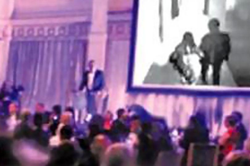 &Icirc;n timpul nunții, pe ecranele din salon, a &icirc;nceput să ruleze un filmuleț &icirc;n care mireasa &icirc;și &icirc;nșela soțul!Invitații au plecat unul c&acirc;te unul!