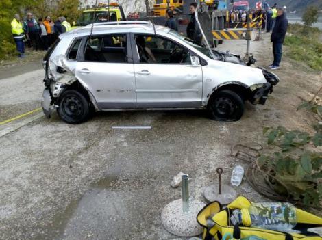 Mașina căzută în Dunăre a fost găsită. Surpriză de proporții atunci când echipajele de salvatori au deschis ușile.