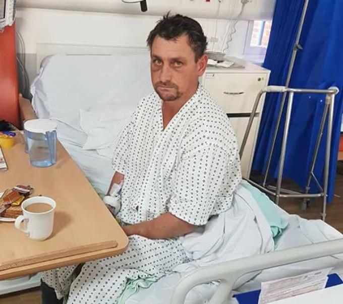 Un campion regional la șpriț, din Vaslui, nu-și aduce aminte cum a ajuns beat și bătut &icirc;ntr-un spital din Londra. &rdquo;Am lipsă două săptăm&acirc;ni din viață. C&acirc;nd m-am trezit, numai englezoi &icirc;n jurul meu&rdquo;