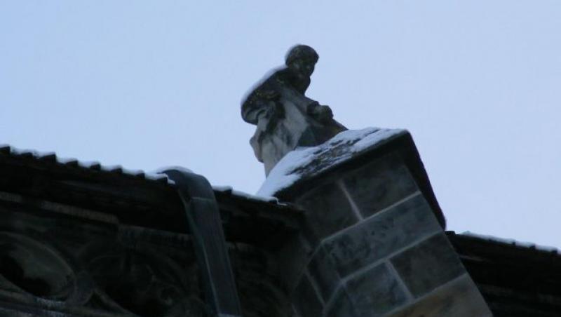 Povestea copilului de pe Biserica Neagră din Brașov: o statuie ridicată din adânci remușcări sau din lacrimile unui tată care și-a văzut fiul murind?
