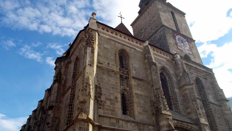 Povestea copilului de pe Biserica Neagră din Brașov: o statuie ridicată din adânci remușcări sau din lacrimile unui tată care și-a văzut fiul murind?