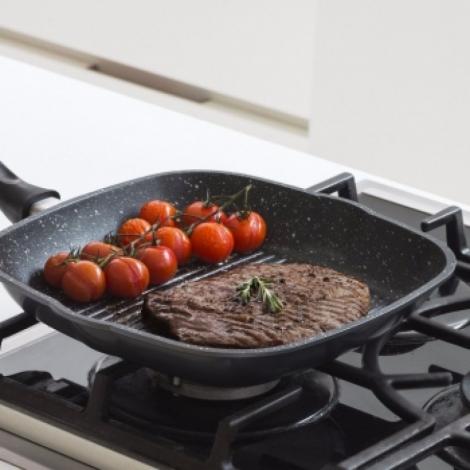 CONCURS! AloShop pune la bătaie tigaia "REGIS STONE GRIDDLE PAN"! Demonstrează că și tu ai stofă de maestru în bucătărie!