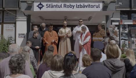 Mihai Bendeac inventează o nouă religie: ”Martorii lui Roby”