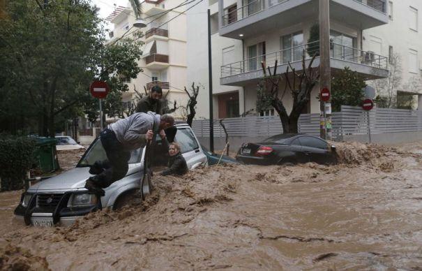 Ai de g&acirc;nd să călătorești &icirc;n Grecia? Ar trebui să te răzg&acirc;ndești. Situația este dramatică și &icirc;ți pui viața &icirc;n pericol
