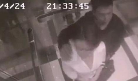 Un bărbat a vrut să agreseze o femeie în lift, dar a primit o corecție de zile mari! Camerele de supraveghere au surprins totul!