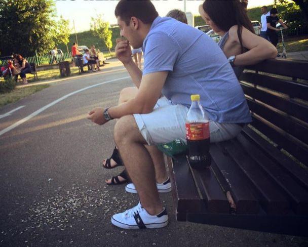 Județul din Rom&acirc;nia unde locuitorii nu au voie să măn&acirc;nce seminţe pe stradă, să usuce rufele pe balcon, la vedere, şi să bată covoare &icirc;n faţa blocului