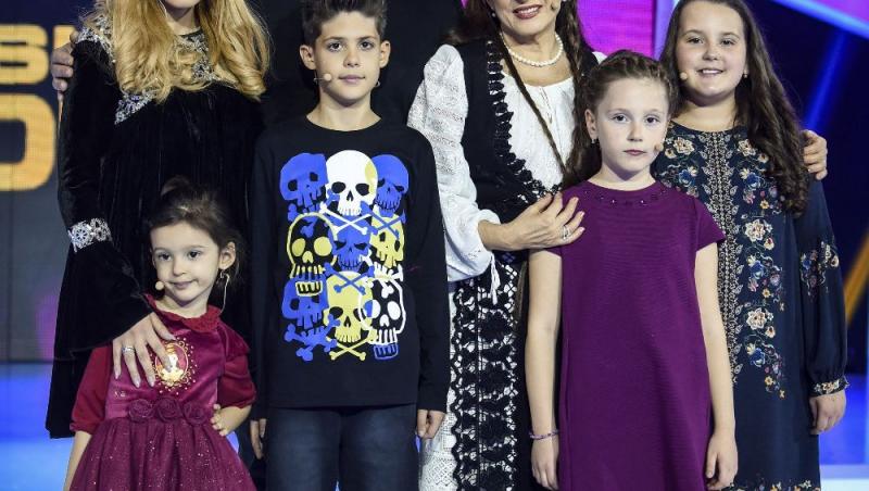 Maria Dragomiroiu, Tavi Colen și Diana Bișinicu  au venit alături de copiii și nepoții lor, la “Aici eu sunt vedeta”. Tavi: „E foarte dezinvolt și mă tem să nu dea din casă!”
