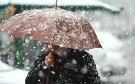 ALERTĂ METEO de ULTIMĂ ORĂ. Vine NINSOAREA în toată ROMÂNIA!!! De când începe să ningă!