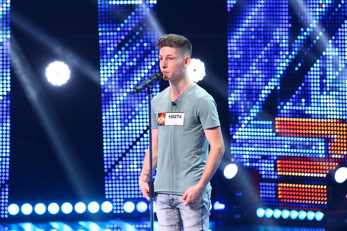 Poveste impresionantă, pe scena ”X Factor”. Are 24 de frați, dar a copilărit în centre de plasament: "Nu suntem toți din aceiași părinți. Nu regret nimic"