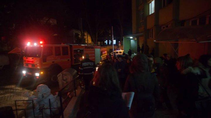 INCENDIU &icirc;ntr-un cămin studenţesc din Cluj-Napoca. 160 de persoane au fost evacuate! Studenții au fugit doar cu hainele de pe ei