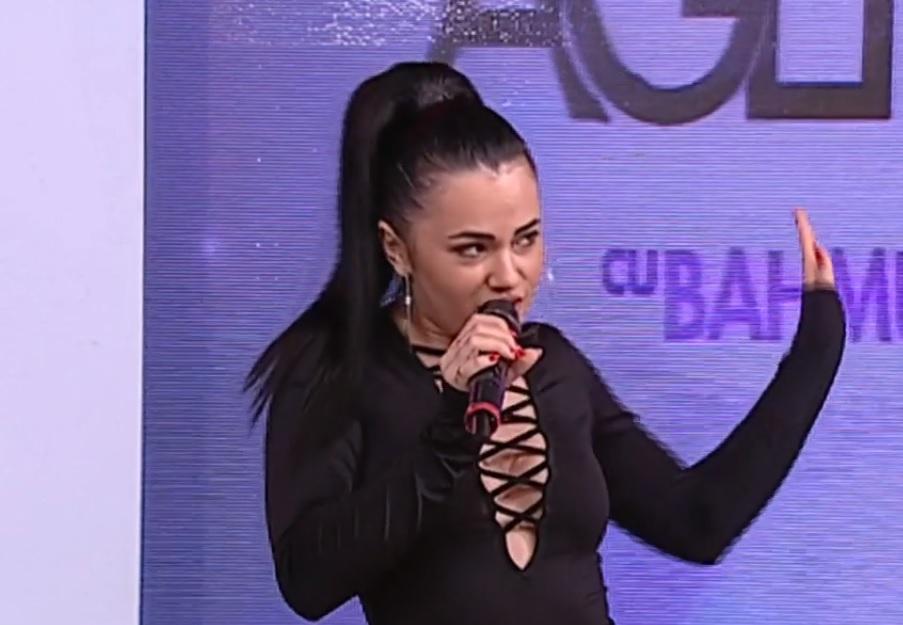 &Icirc;ți amintești de Deea de la &bdquo;Insula iubirii&rdquo;? Focoasa brunetă a lansat o super piesă, ce va ajunge hit &icirc;n cluburi!