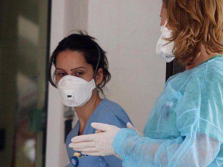 Părinții &icirc;și trimit copiii sănătoși, la școală, și &icirc;i iau bolnavi! 50 de elevi au ajuns la spital, cu dureri de burtă şi vărsături. Cursurile ar putea fi suspendate!