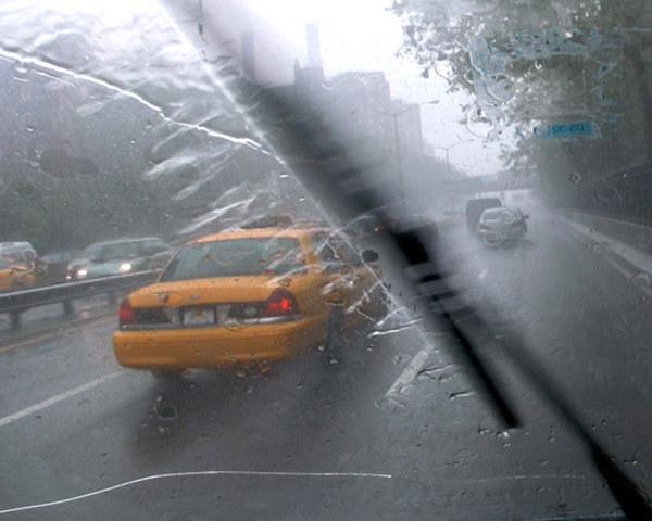 Vremea se schimbă radical &icirc;ncep&acirc;nd cu duminică! Ploile se transformă &icirc;n ninsori! Ce anunță meteorologii