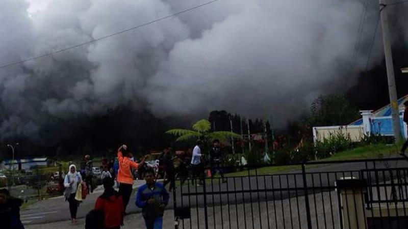 Pericol IMINENT. Avertizare &icirc;nfricoșătoare. Zeci de mii de oameni sunt evacuați chiar acum! Oamenii sunt scoși din case cu forța!