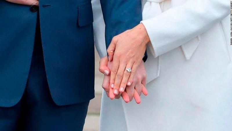 Prima imagine cu inelul face înconjurul lumii! Prinţul Harry se poate considera un om la casa lui! Prinţul s-a logodit cu actriţa Meghan Markle