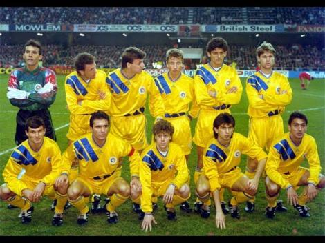 24 DE ANI DE ANTENA 1. În 1993, în fotbalul românesc se năștea ”Generația de Aur”. Aproape concomitent, publicul din România întâlnea Antena 1. Steaua și ”U” Craiova dominau fotbalul intern