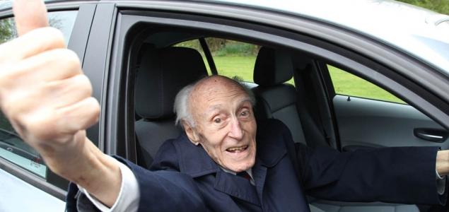 A condus automobile timp de 56 de ani fără să dețină permis. Cum a fost posibil așa ceva!