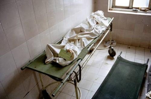 Polonez, declarat mort și dus la morgă, s-a &icirc;ntors la bar să bea! Mai grav ca &icirc;n Vaslui!