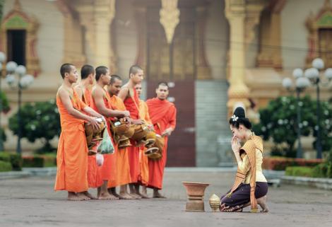 Ce ritualuri de bun venit sunt acceptate în Laos. Te vei integra dacă vei face aceste lucruri