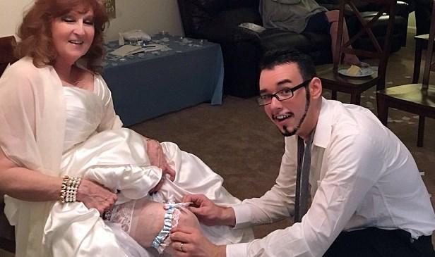 La 23 de ani s-a &icirc;nsurat cu mătușa lui de 91. Ce s-a &icirc;nt&acirc;mplat după ceva timp de la nuntă depășește orice imaginație: &rdquo;Mă vor urmări p&acirc;nă la moarte!&rdquo;