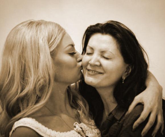 Mama Deliei a &icirc;nceput pregătirile pentru venirea pe lume a nepoțelei sale! Ce nume va purta fetița