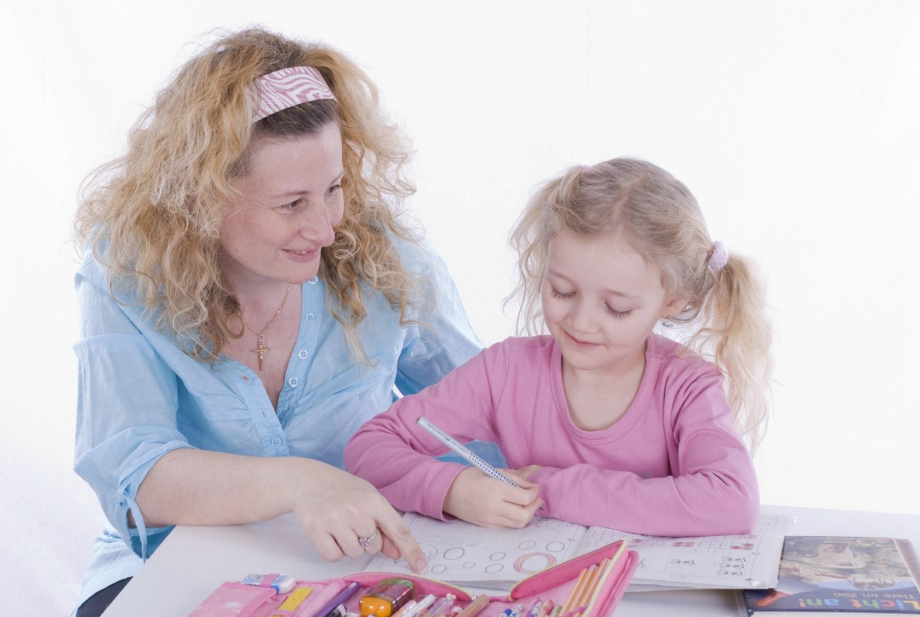 O &icirc;nvăţătoare este acuzată că lovește elevii şi că le vorbește ur&acirc;t. Va fi sau nu sancționată femeia?