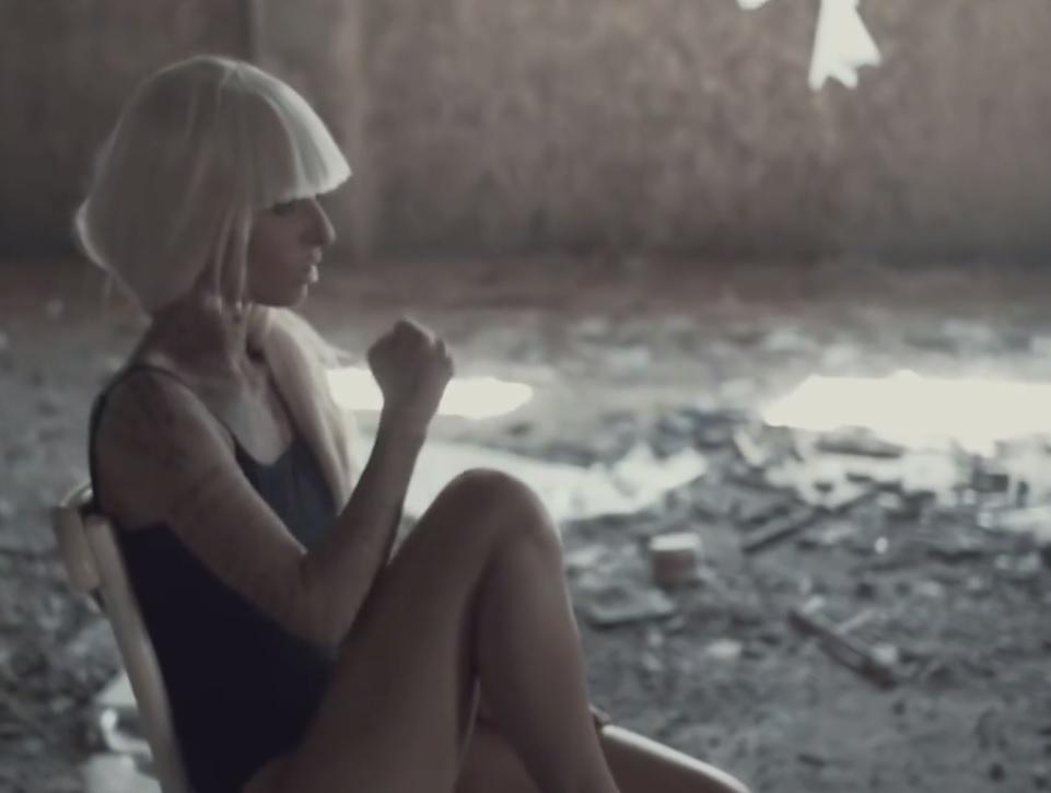 Mellina a făcut un super show! Ce mișcări senzuale și ce voce! Artista te cucerește imediat!