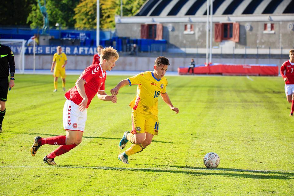 VIDEO: Rom&acirc;nia U19 &icirc;nvinge Grecia U19, scor 2-1, &icirc;n primul meci din calificările la Euro 2018. Goluri de generic marcate de Moruțan și S&icirc;ntean
