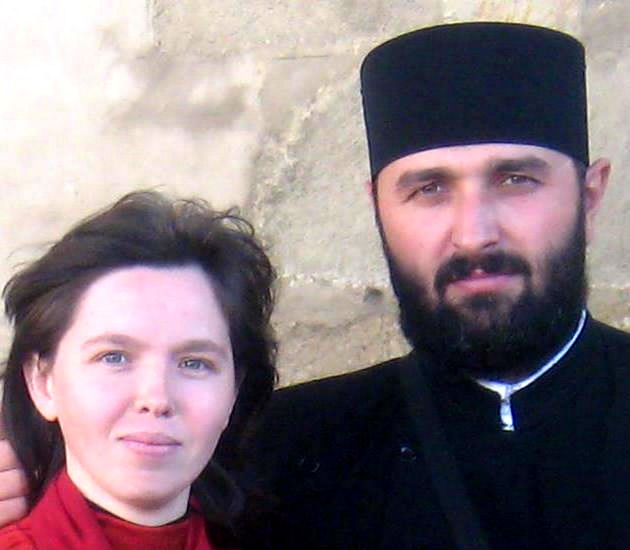 Gestul emoționant al unui bătr&acirc;n de 83 de ani pentru Maria Gavril, soţia preotului mort &icirc;n carnagiul din Suceava: "Mare &icirc;ncercare ai de trecut"