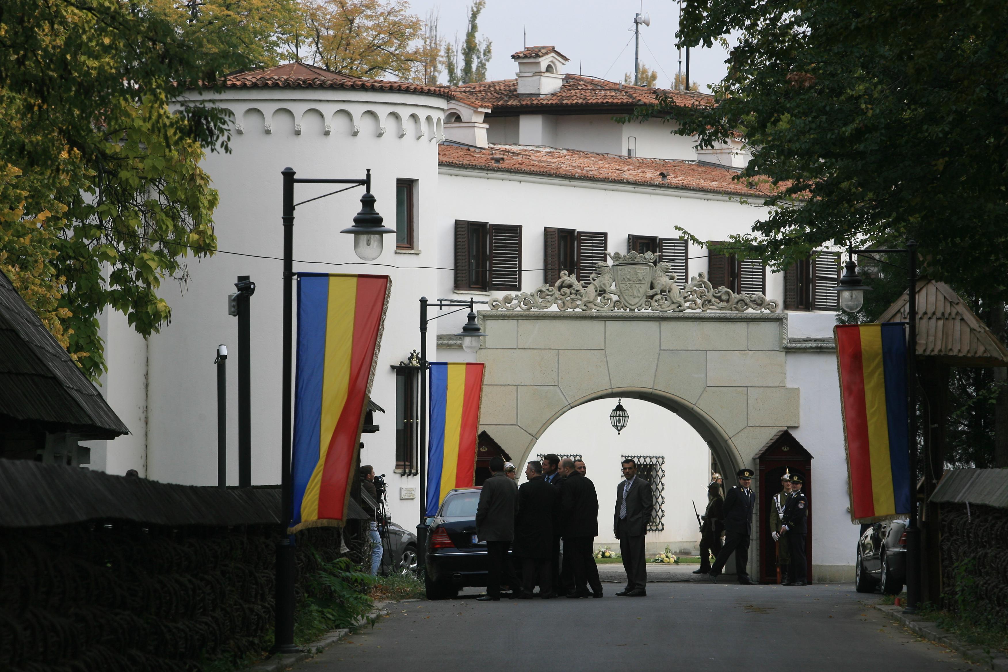 Restricții rutiere &icirc;n Capitală pentru funeraliile Regelui Mihai. Ce drumuri vor fi &icirc;nchise &icirc;n zilele de doliu național