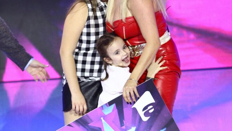 Rocsana Marcu și fiicele ei, Mayra și Indira, au câștigat cea de-a șaptea ediție “Aici eu sunt vedeta”