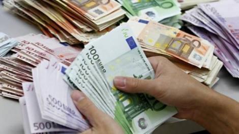 Curs euro 18 decembrie. Moneda europeană începe săptămâna în scădere