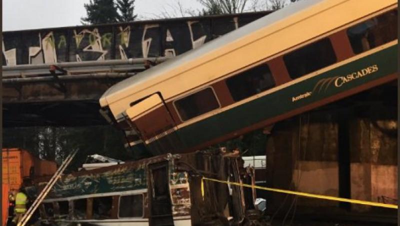 Tren deraiat în SUA. Mai multe victime. Imagini cumplite de la locul accidentului