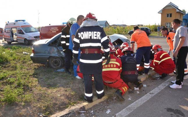 Accident grav &icirc;n Galați! O t&acirc;nără de 17 ani a murit pe loc, iar altele două au ajuns de urgență la spital