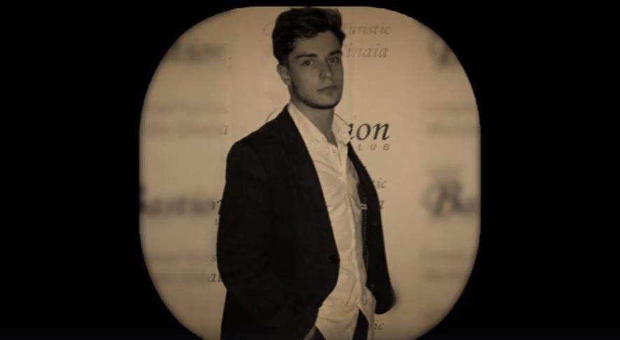 Apropiații lui Alex Hogea, t&acirc;nărul mort &icirc;n iadul de la Colectiv, &icirc;ncă &icirc;și pl&acirc;ng &icirc;ngerul: "Aici e tot un fel de iarnă, Alex. Un fel de iarnă fără sf&acirc;rșit. Nu &icirc;nțeleg, nu uit, nu iert"