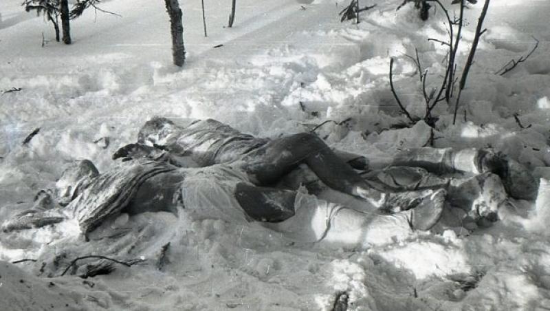 Diatlov, unul dintre cele mai mari mistere ale lumii! Zece schiori au fost găsiţi morţi şi dezbrăcaţi într-o pădure: o femeie nu mai avea limbă, zăpada din jurul lor era neatinsă, radiaţii inexplicabile