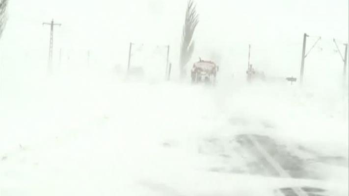 Ultima oră. Meteorologii au anunțat c&acirc;nd trebuie să ne așteptăm la ninosri abundente și ger!