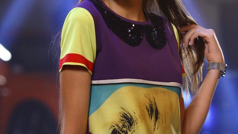 Finala X FACTOR 2017. La doar 14 ani, Francesca Nicolescu a dat tot pe scena X Factor. Împreună cu Liviu Teodorescu, a cântat EXCEPŢIONAL 
