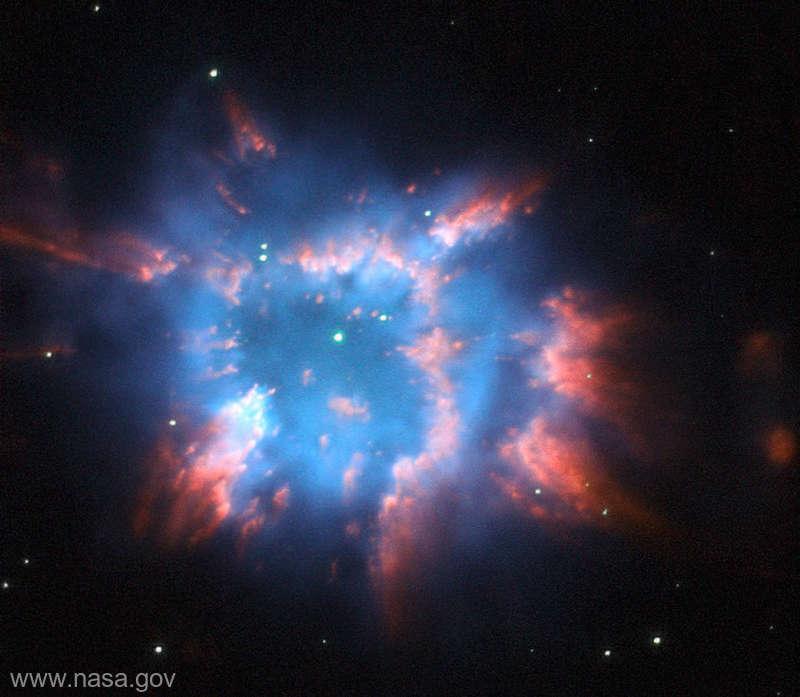 Și planeta ține cu noi! Cel mai frumos cadou de sărbători: o nebuloasă planetară ce seamănă cu o decorațiune de Crăciun