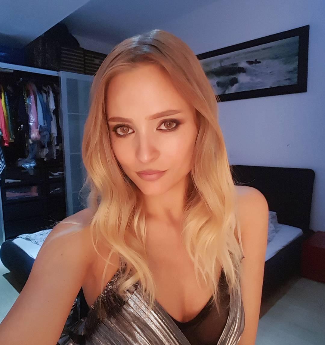 Imaginea de un milion de like-uri! Faceți cunoștință cu micuța Jessica, fiica Oanei și a lui Răzvan. Delia este topită!