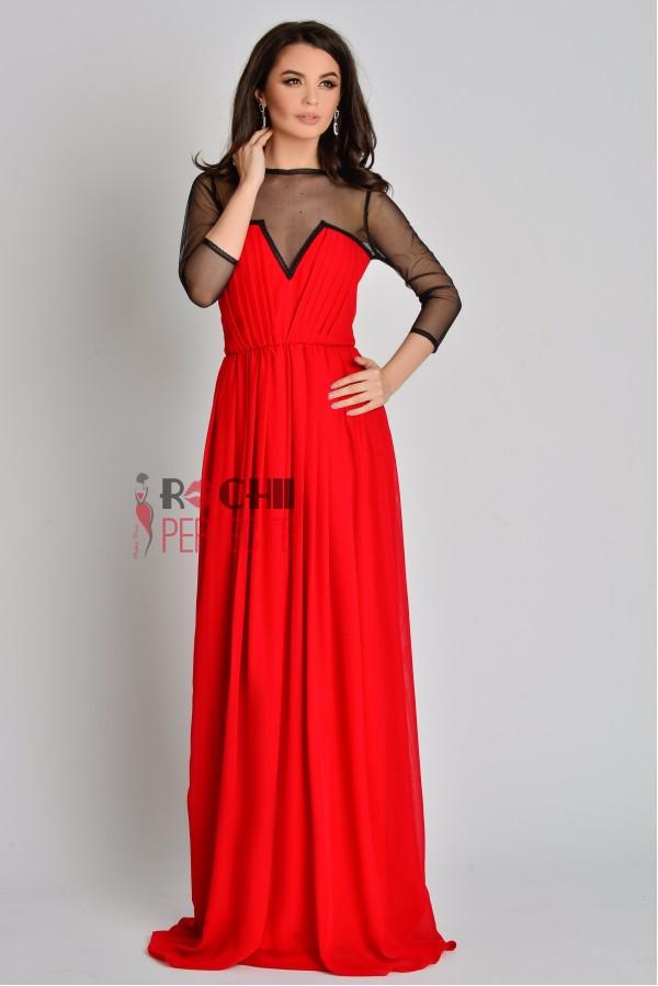 Rochia, elementul vestimentar care te scoate din anonimat