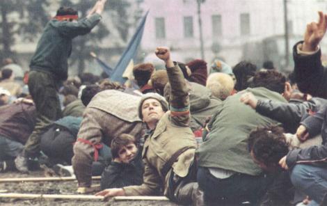 Amintirile unui supraviețuitor al Revoluției din decembrie '89. Mărturii, în premieră: "Toate străduţele erau blocate de criminali, pentru a ne măcelări. Nu mai aveam pe unde fugi"