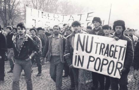 Revoluția din decembrie 1989. Amintirea luptei pentru libertate, prin ochii unui român: "La cinci metri de mine, era deja unul din care curgea sângele. O femeie parcă nici nu mai avea oase"