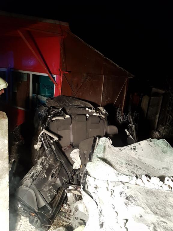 A murit și șoferul care a provocat tragedia de pe DN 72. O &icirc;ntreagă familie a pierit &icirc;n accident