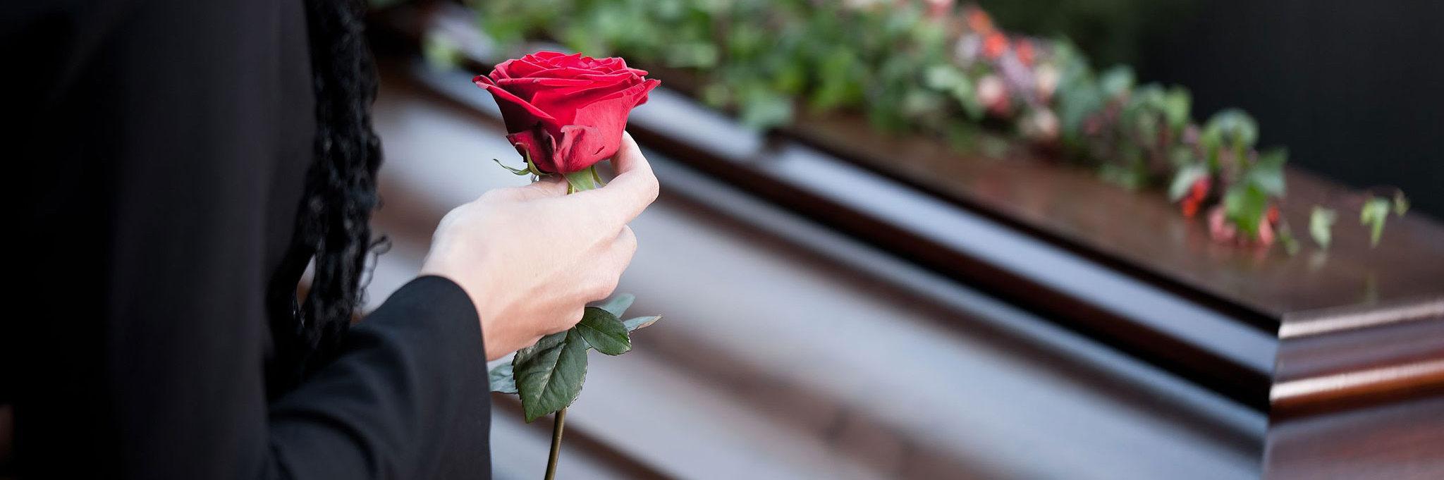 Serviciile funerare, indispensabile pentru conducerea cuiva drag pe ultimul drum